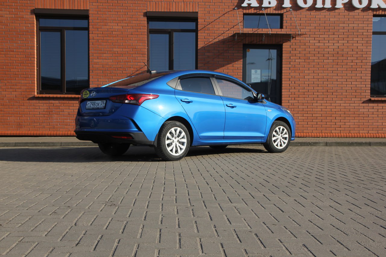 Машина Hyundai Solaris '24