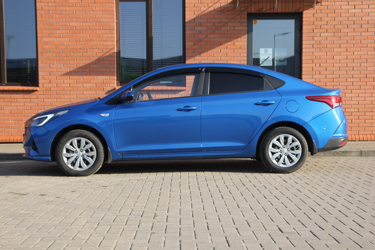 Машина Hyundai Solaris '24
