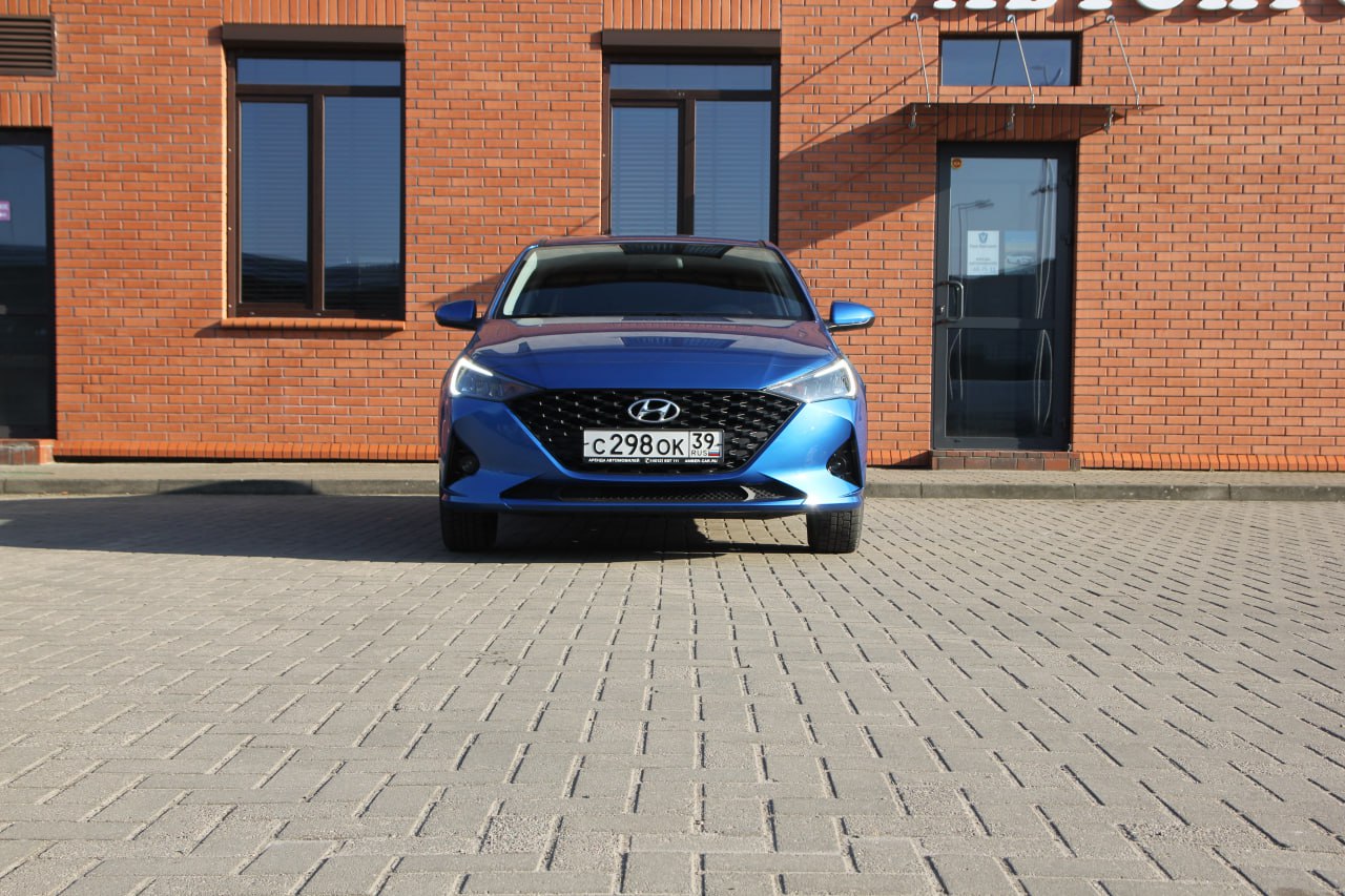 Машина Hyundai Solaris '24