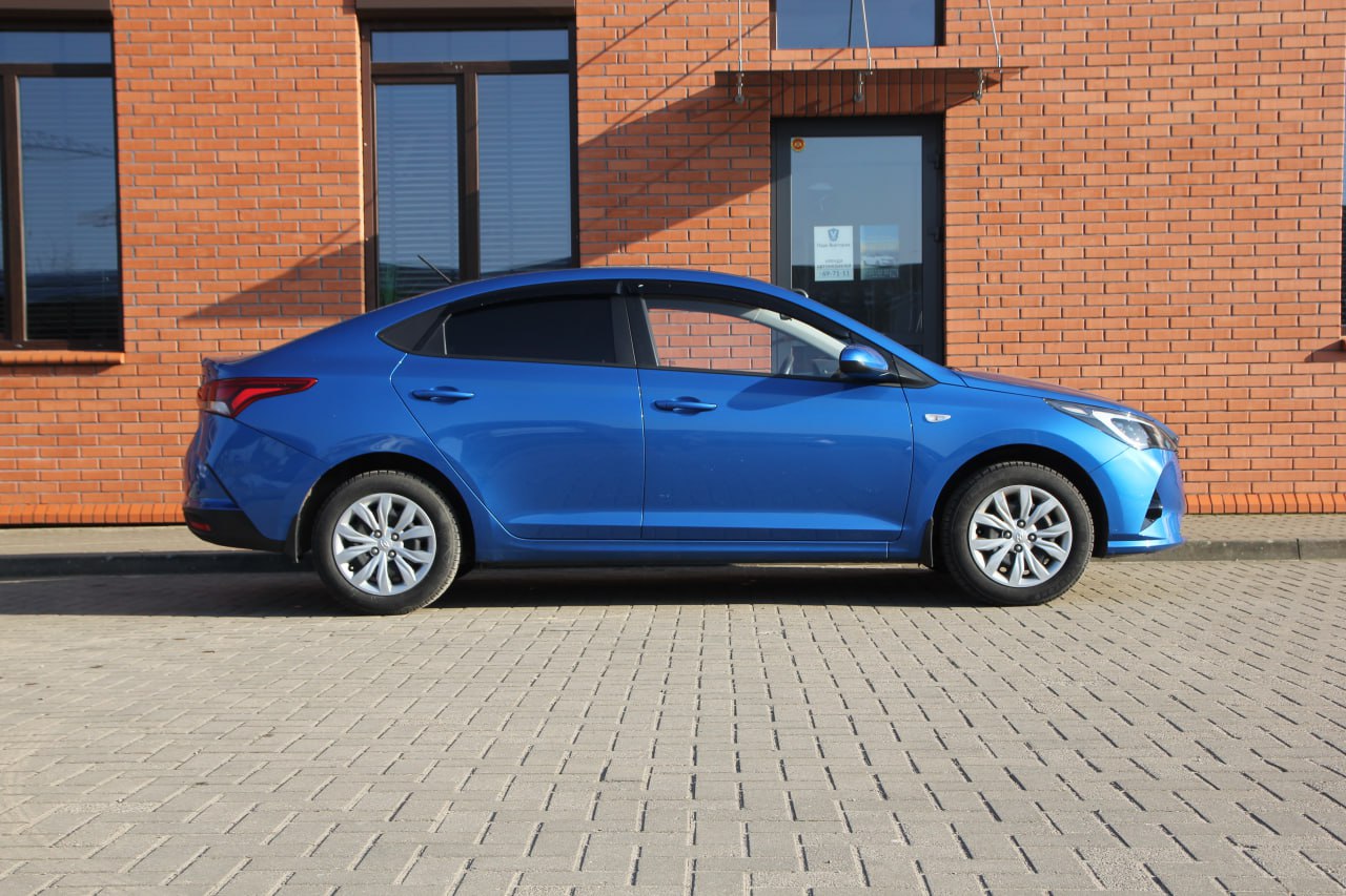 Машина Hyundai Solaris '24