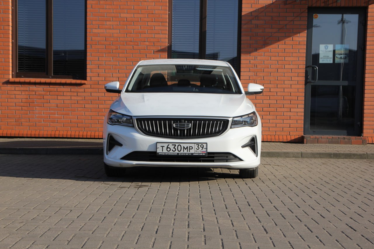 Машина Geely Emgrand '24