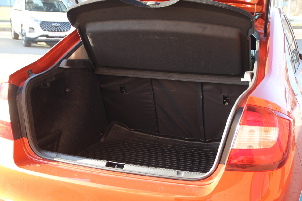 Машина Skoda Rapid '19