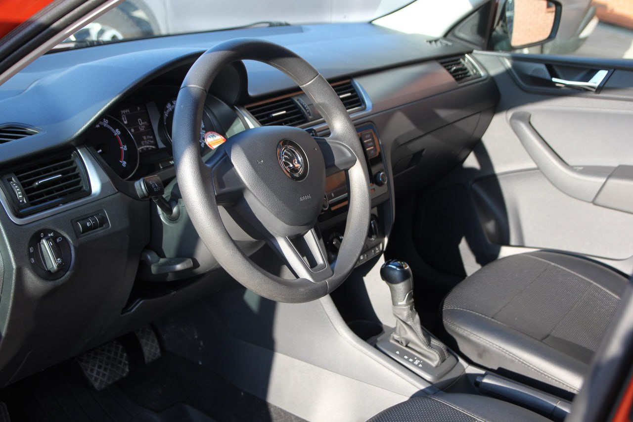Машина Skoda Rapid '19