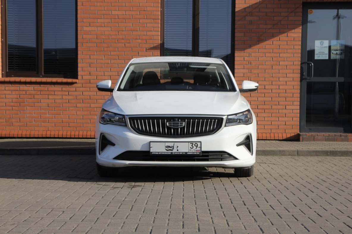 Машина Geely Emgrand '24
